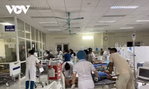 Các bệnh nhân được khẩn trương cấp cứu tại Bệnh viện Đa khoa Bắc Kạn. Ảnh: vov.vn