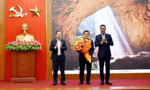 Ông Trần Phong được bầu giữ chức Phó Bí thư Tỉnh ủy Quảng Bình