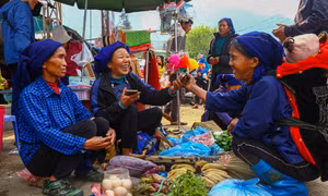 Hấp dẫn phiên chợ vùng cao Y Tý 