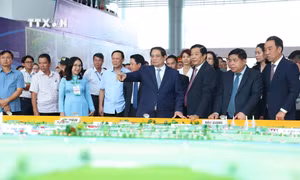 Thủ tướng Phạm Minh Chính: Vĩnh Long cần huy động tối đa và sử dụng hiệu quả các nguồn lực để phát triển