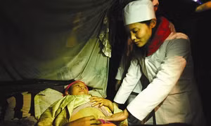 Phụ nữ dân tộc thiểu số nghèo sinh con đúng chính sách dân số được hỗ trợ 2 triệu đồng