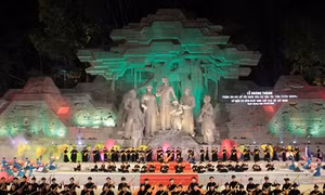 Khánh thành tượng đài “Bác Hồ với nhân dân các dân tộc tỉnh Tuyên Quang”