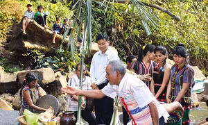 Lễ cúng bến nước của người Mạ
