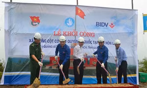 Quảng Bình: Xây dựng cột cờ Tổ quốc trên đảo Hòn La