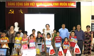 “Vui Tết thiếu nhi” cùng trẻ em OVC thành phố Hà Nội
