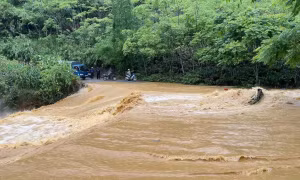 Xác minh, tìm kiếm 2 người nghi bị nước cuốn trôi ở Lạng Sơn