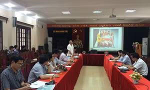Toàn cảnh cuộc họp.