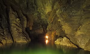 Xuyên Sơn Hồ - Lạ lùng và bí hiểm