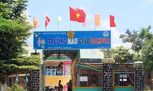 Nỗ lực đạt chuẩn quốc gia của một ngôi trường vùng ven