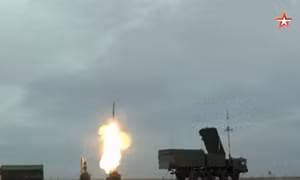 S-400 đánh trúng mục tiêu dù bị gây nhiễu điện tử