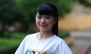 Xe máy cũ chở ước mơ của cô gái Nùng