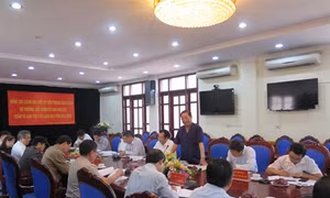 Bộ trưởng, Chủ nhiệm Ủy ban Dân tộc Giang Seo Phử làm việc với lãnh đạo tỉnh Hòa Bình