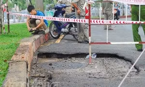 Nổ hố ga trên đường Trường Sa, nước phun cao gần 2 mét
