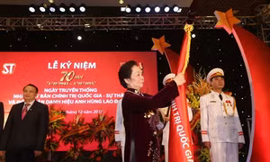Nhà Xuất bản Chính trị Quốc gia - Sự thật đón nhận danh hiệu Anh hùng Lao động