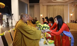 Lễ Vu Lan tại Séc: Nhấn mạnh "Báo tứ trọng ân đức"