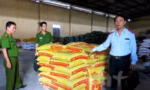 Phát hiện hàng trăm tấn thức ăn chăn nuôi chứa chất cấm gây ung thư