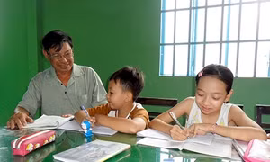 “Chỉ có học mới thay đổi cuộc sống các con”