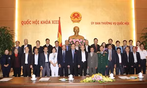 Lãnh đạo Quốc hội tiếp Đoàn đại biểu Quốc hội qua các thời kỳ các tỉnh Sơn La, Cà Mau, Quảng Nam - Đà Nẵng