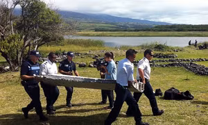 Pháp xác nhận mảnh vỡ tìm thấy trên đảo Reunion là của máy bay MH370