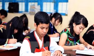 Nhất quán quy định hỗ trợ học sinh dân tộc khó khăn