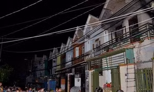 Cháy nhà trong đêm, 2 mẹ con thoát chết