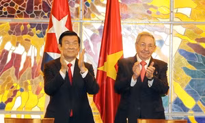 Chủ tịch nước Trương Tấn Sang hội đàm với Chủ tịch Cuba Raul Castro