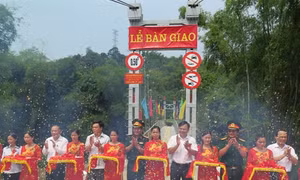 Binh đoàn 11 bàn giao hai cầu treo dân sinh cho các xã vùng cao tỉnh Bắc Kạn