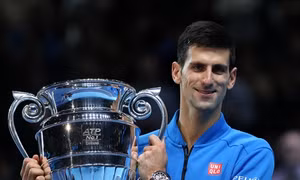 Novak Djokovic nhận Cúp tay vợt nam số 1 thế giới