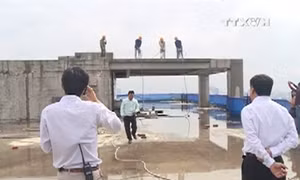 Chính thức phá dỡ phần sai phép công trình 8B Lê Trực