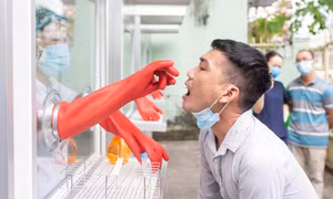 Trao tặng phòng áp lực dương kháng khuẩn di động, góp phần bảo vệ lực lượng y tế tuyến đầu phòng chống dịch