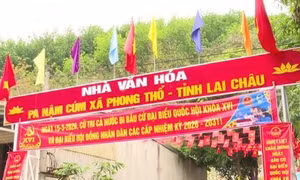 Rộn ràng không khí bầu cử nơi biên cương Phong Thổ