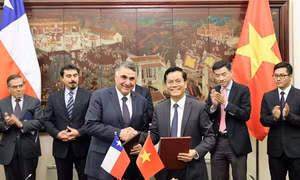 Việt Nam và Chi-lê ký Hiệp định miễn thị thực cho người mang hộ chiếu phổ thông giữa hai nước