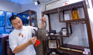 Kỷ lục gia sưu tập kỷ vật người Hoa ở Việt Nam