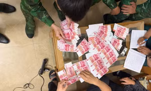 Bắt giữ đối tượng người nước ngoài lưu hành tiền giả tại khu vực cửa khẩu