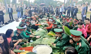Tổ chức Chương trình “Bánh chưng xanh - Tết vì người nghèo” năm 2025 tại Làng Văn hóa – Du lịch các dân tộc Việt Nam