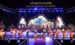Lễ hội PuTaLeng tại Lai Châu: Về miền đỗ quyên rực rỡ