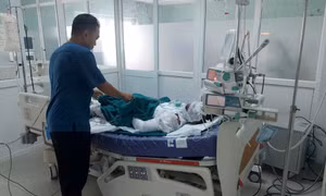 Nổ pháo tự chế khiến 3 người bị thương nặng ở Kon Tum