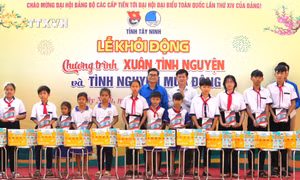 Ấm áp Chiến dịch "Xuân tình nguyện" năm 2025 trên biên giới Tây Nam