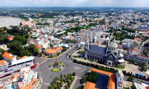 Toàn cảnh Thành phố Thủ Dầu Một (tỉnh Bình Dương) bên sông Sài Gòn. Ảnh: Lê Linh