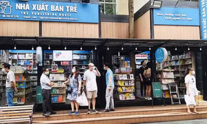 Trong hai ngày cuối tuần (16-17/10) vừa qua, hơn 2.000 lượt người đã đến Đường sách, tăng gấp đôi so với hai ngày cuối tuần đầu tiên sau mở cửa trở lại (9-10/10). Ảnh: Đường sách TP.HCM