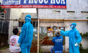 Việc lấy mẫu xét nghiệm tận nhà nhằm hạn chế tập trung đông người, tránh nguy cơ lây lan dịch bệnh