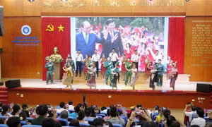 60 năm quan hệ Việt Nam - Lào: Liên hoan tiếng hát hữu nghị Việt Nam- Lào lần thứ IV