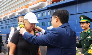 Đón 2.700 khách du lịch đầu tiên đến Huế bằng đường hàng hải năm 2024