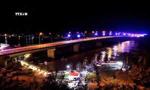 Ngắm thập cảnh thành phố vùng biên