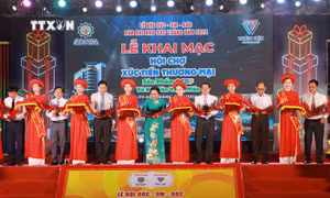 Khai mạc Hội chợ Xúc tiến thương mại sản phẩm OCOP và đặc sản vùng miền năm 2024