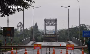 Vụ sập cầu Phong Châu (Phú Thọ): Nỗ lực tìm kiếm các nạn nhân mất tích