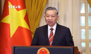 "Tiếp tục đổi mới mạnh mẽ phương thức lãnh đạo, cầm quyền của Đảng, yêu cầu cấp bách củ giai đoạn cách mạng mới"