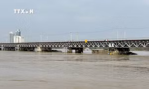 Mực nước sông Hồng, sông Đuống đang xuống, lệnh rút báo động 2