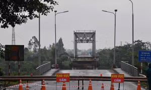 Vụ sập cầu Phong Châu (Phú Thọ): Nỗ lực tìm kiếm các nạn nhân mất tích