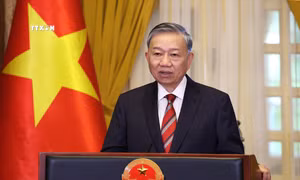 "Tiếp tục đổi mới mạnh mẽ phương thức lãnh đạo, cầm quyền của Đảng, yêu cầu cấp bách củ giai đoạn cách mạng mới"